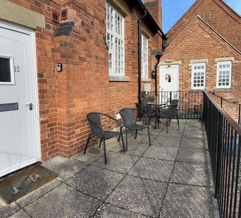 Unique Old Auction House Villa Brackley  Exterior photo